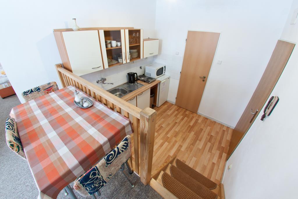 Apartmany - Penzion Smetanka Чеське Будєйовіце Номер фото