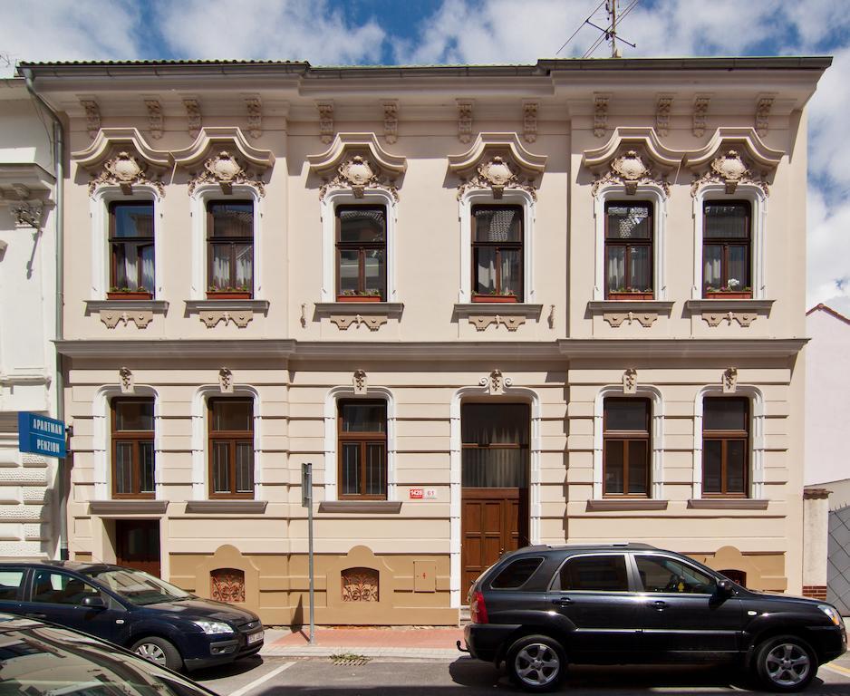 Apartmany - Penzion Smetanka Чеське Будєйовіце Екстер'єр фото