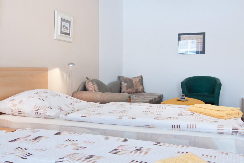 Apartmany - Penzion Smetanka Чеське Будєйовіце Екстер'єр фото