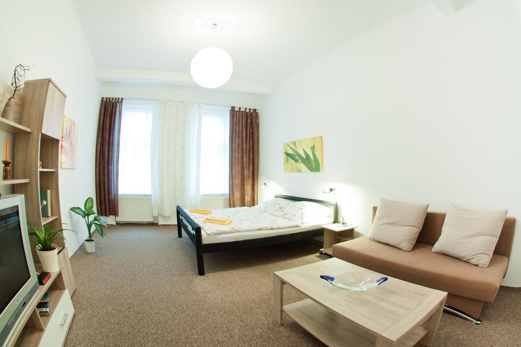 Apartmany - Penzion Smetanka Чеське Будєйовіце Екстер'єр фото