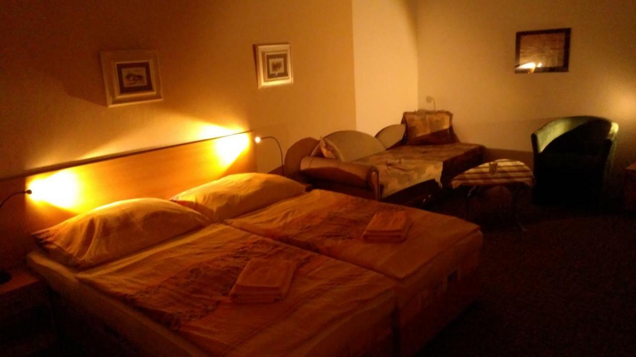 Apartmany - Penzion Smetanka Чеське Будєйовіце Екстер'єр фото